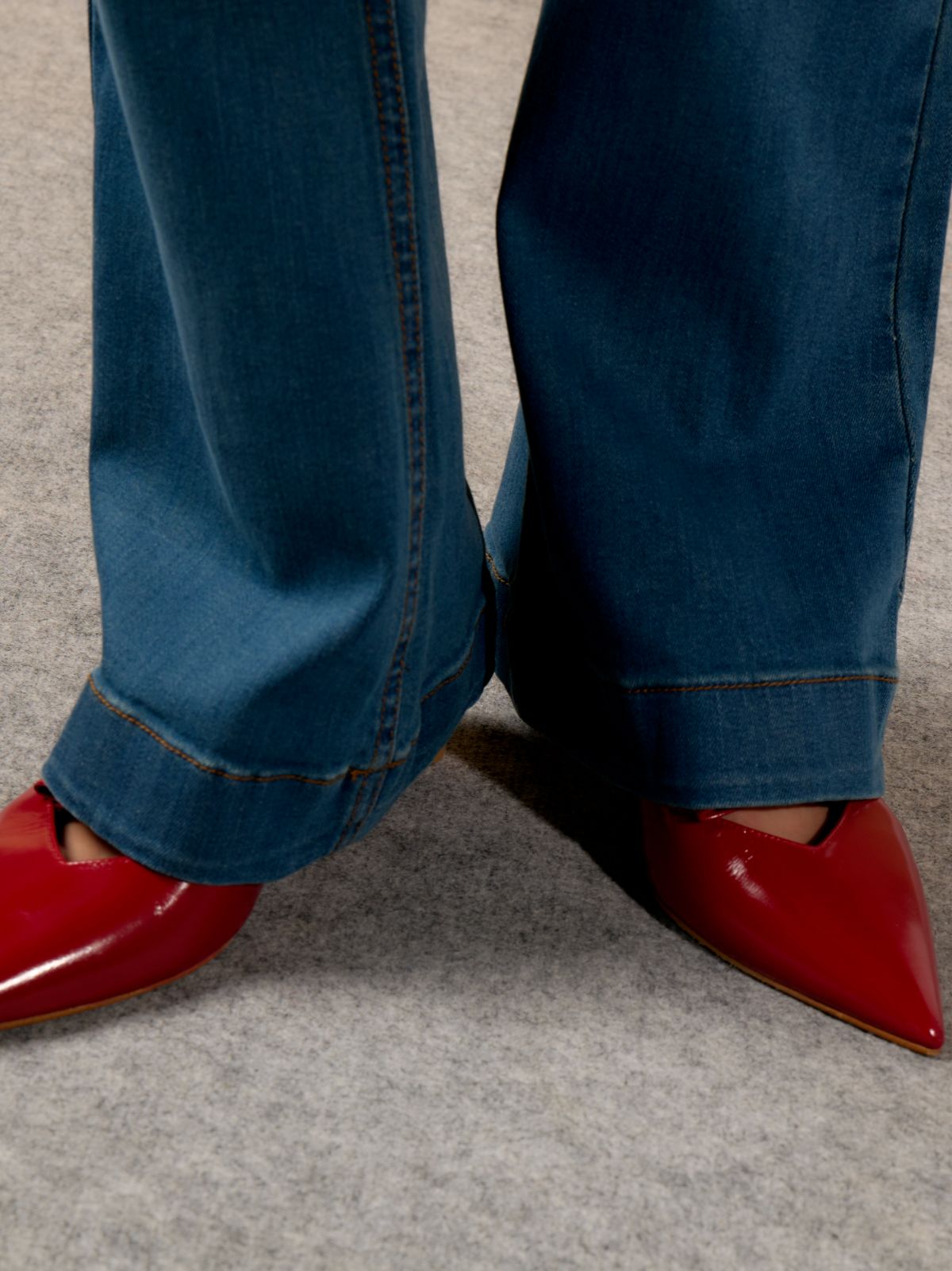 Jeans Corte Flare Trumpet Azul Oscuro